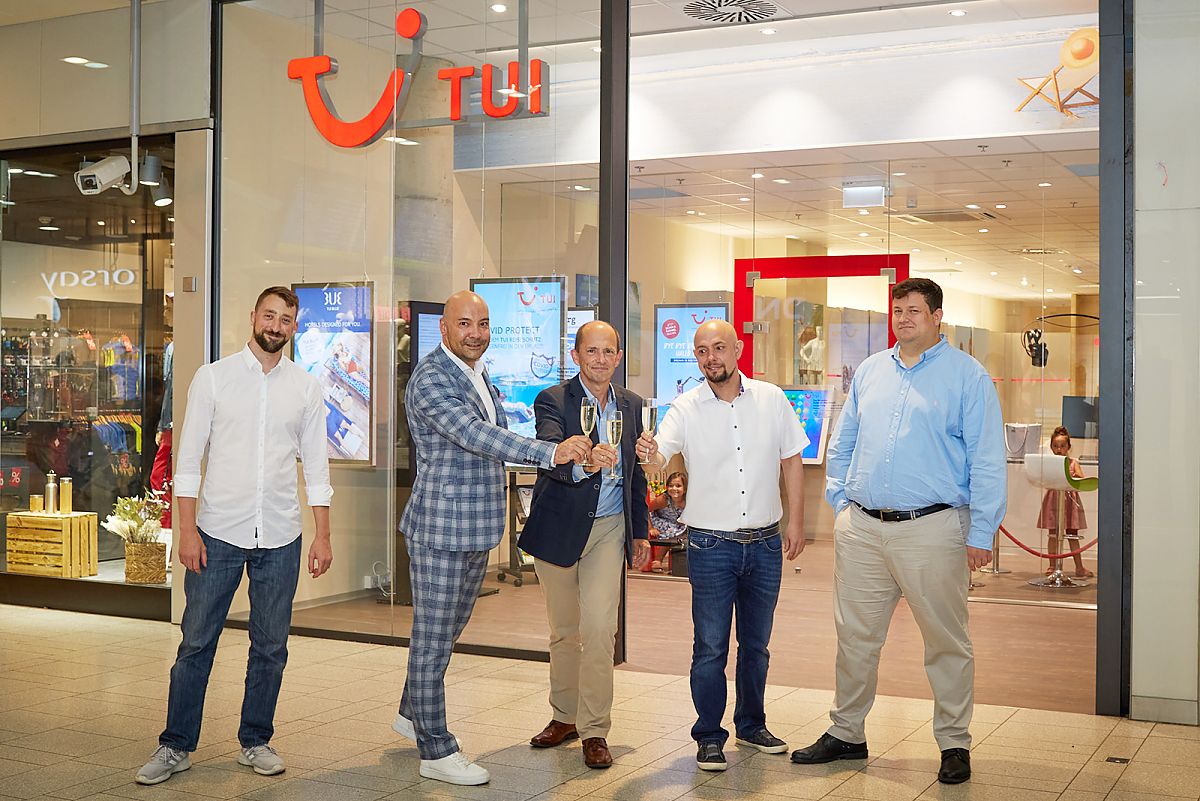 „TUI Das Reisebüro“ in der Bahnhofcity Wien West feiert Neueröffnung