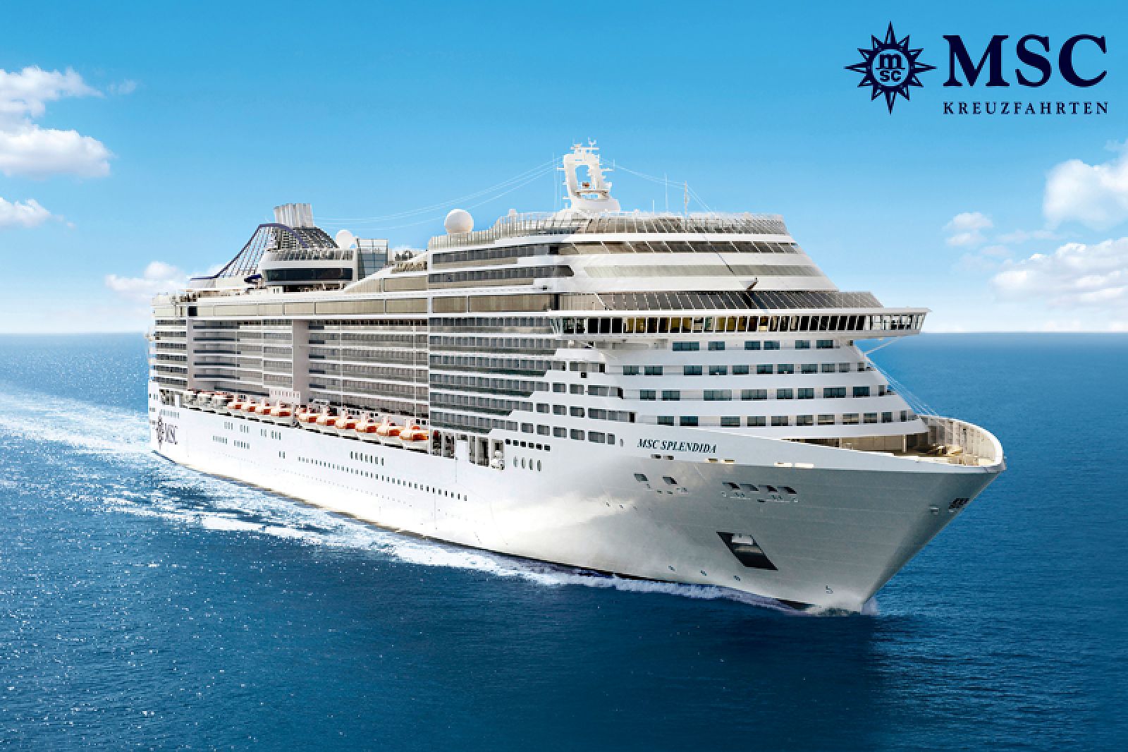 MSC Splendida kreuzt auf der Winterroute durch das Rote Meer